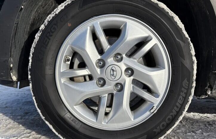 
								2024 Hyundai Venue Preferred full									