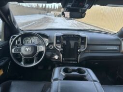 
										2023 Ram 1500 Laramie Crew Cab 4×4 5.7L Hemi full									