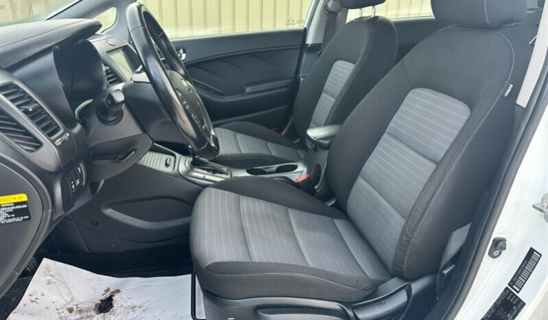 
								2015 Kia Forte5 EX Hatchback full									